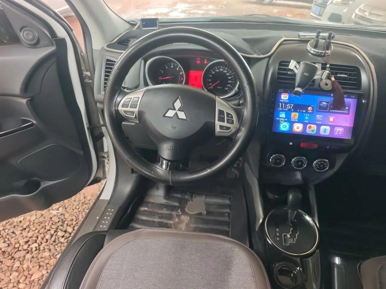 Mitsubishi ASX 2015 2.0L CVT Two-Wheel Drive Elite Edition — миниатюра 11