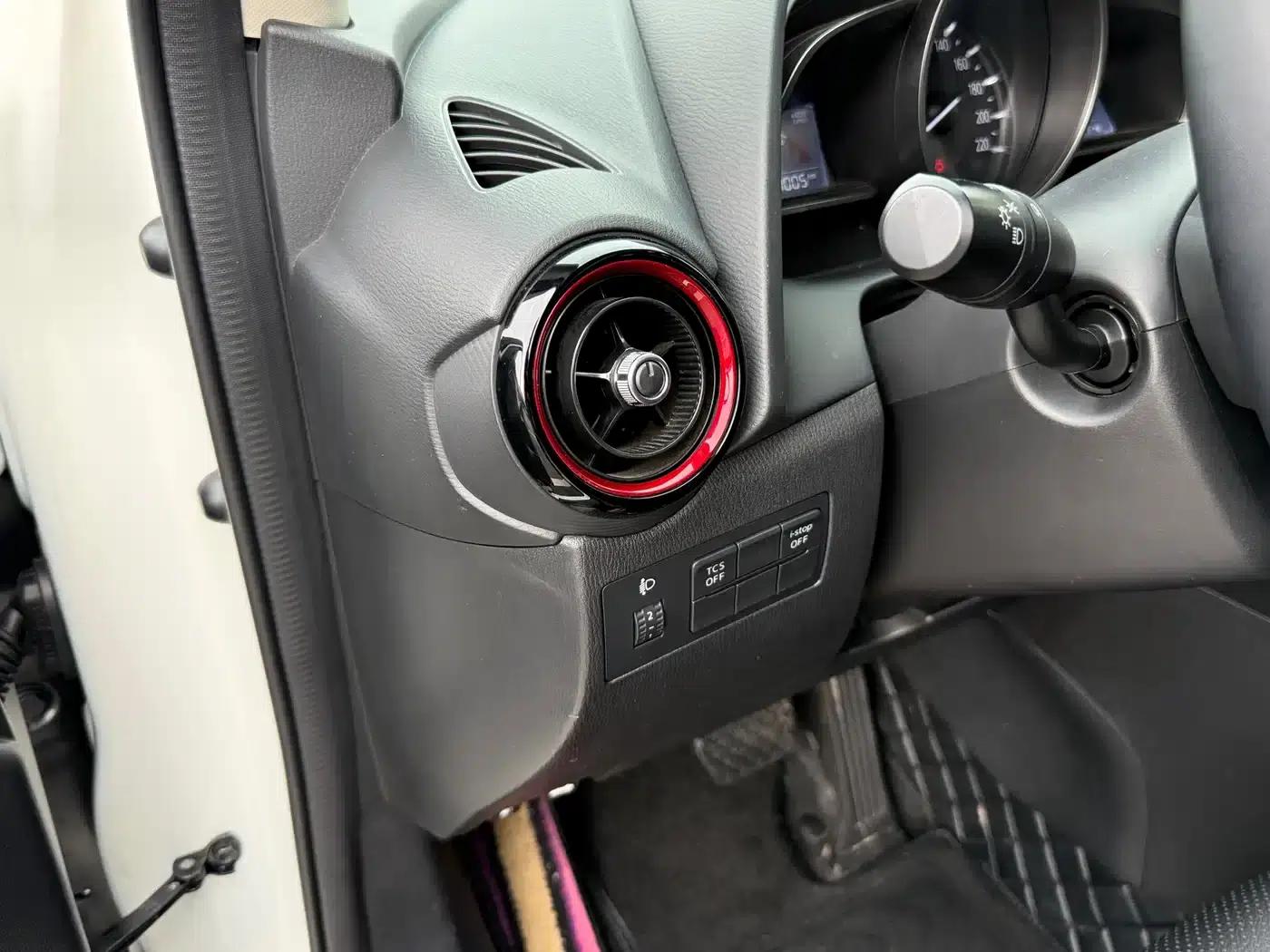 Mazda CX-3 2018 2.0L Automatic Luxury — миниатюра 12