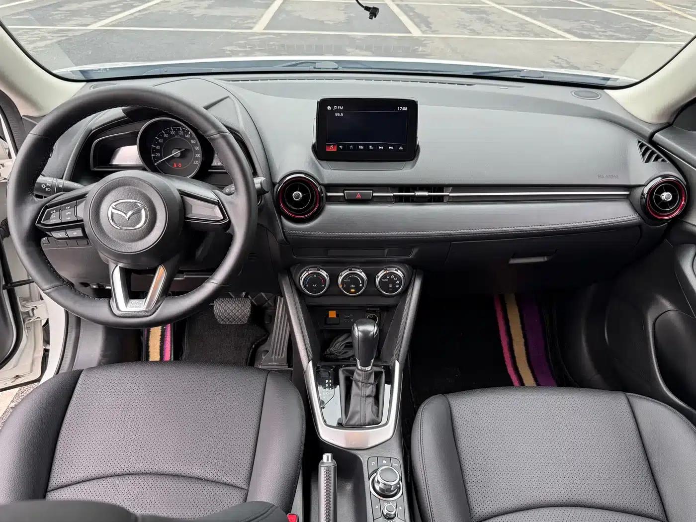 Mazda CX-3 2018 2.0L Automatic Luxury — миниатюра 14