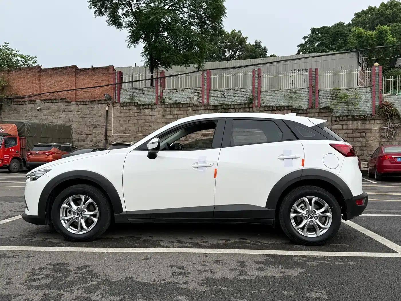 Mazda CX-3 2018 2.0L Automatic Luxury — миниатюра 8