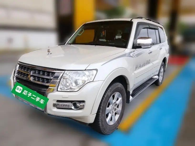 Mitsubishi Pajero 2020 Collection Edition 3.0L Automatic Prestige Off-Road Version — миниатюра 1
