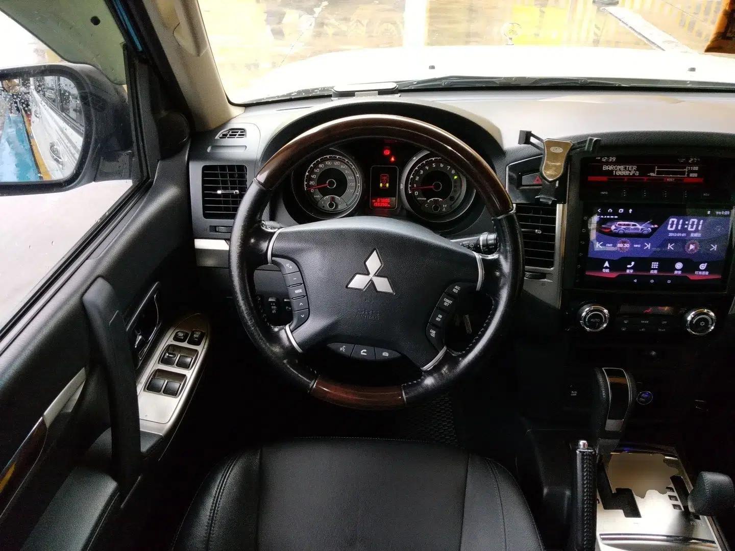 Mitsubishi Pajero 2020 Collection Edition 3.0L Automatic Prestige Off-Road Version — миниатюра 11