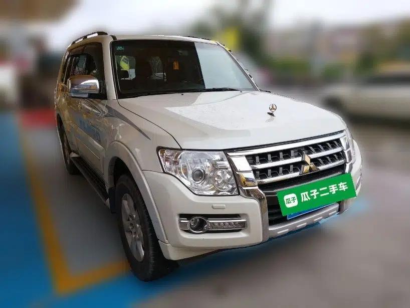 Mitsubishi Pajero 2020 Collection Edition 3.0L Automatic Prestige Off-Road Version — миниатюра 3