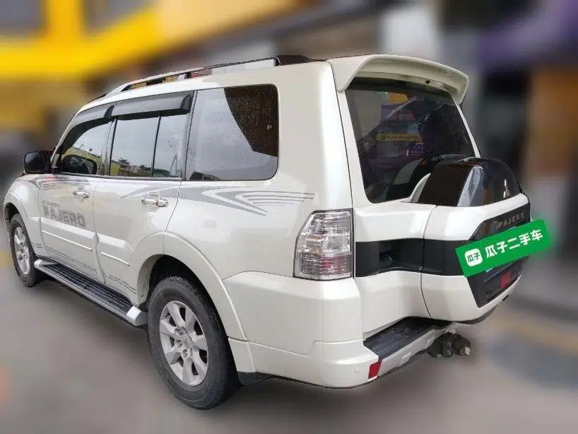 Mitsubishi Pajero 2020 Collection Edition 3.0L Automatic Prestige Off-Road Version — миниатюра 4