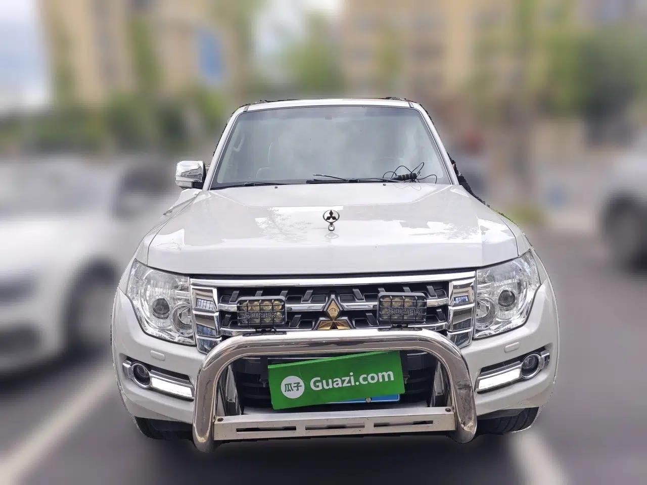Mitsubishi Pajero  — миниатюра 2
