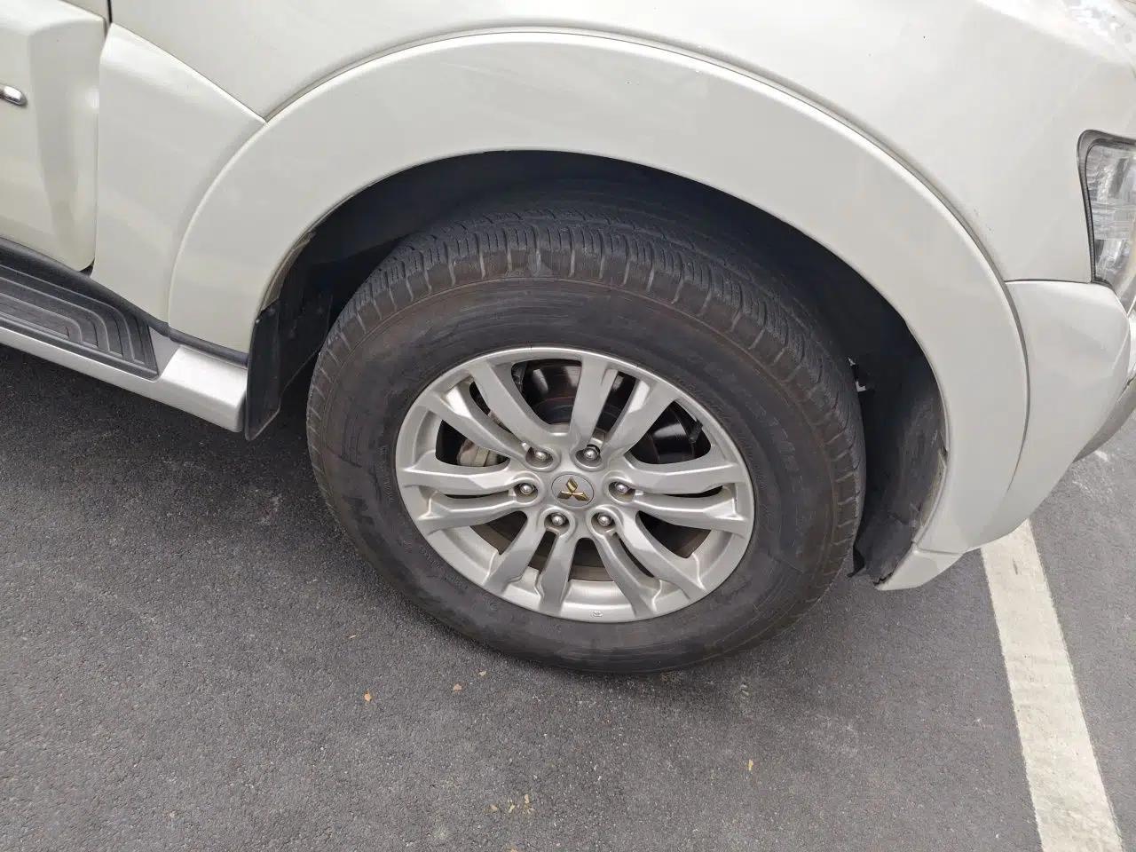 Mitsubishi Pajero  — миниатюра 8