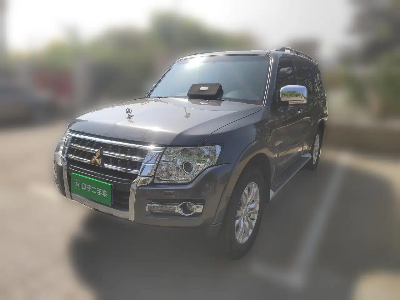 Mitsubishi Pajero  — миниатюра 1