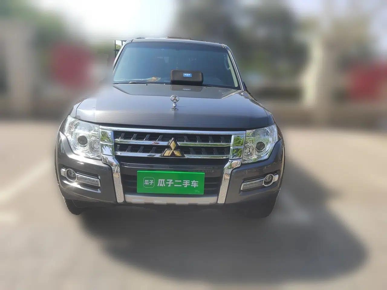 Mitsubishi Pajero  — миниатюра 2
