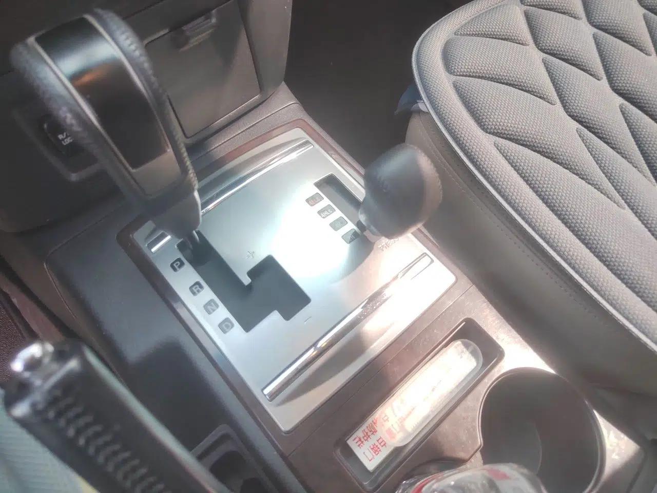 Mitsubishi Pajero  — миниатюра 15
