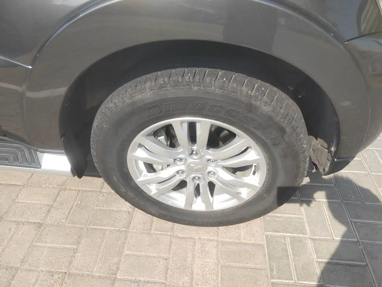 Mitsubishi Pajero  — миниатюра 8