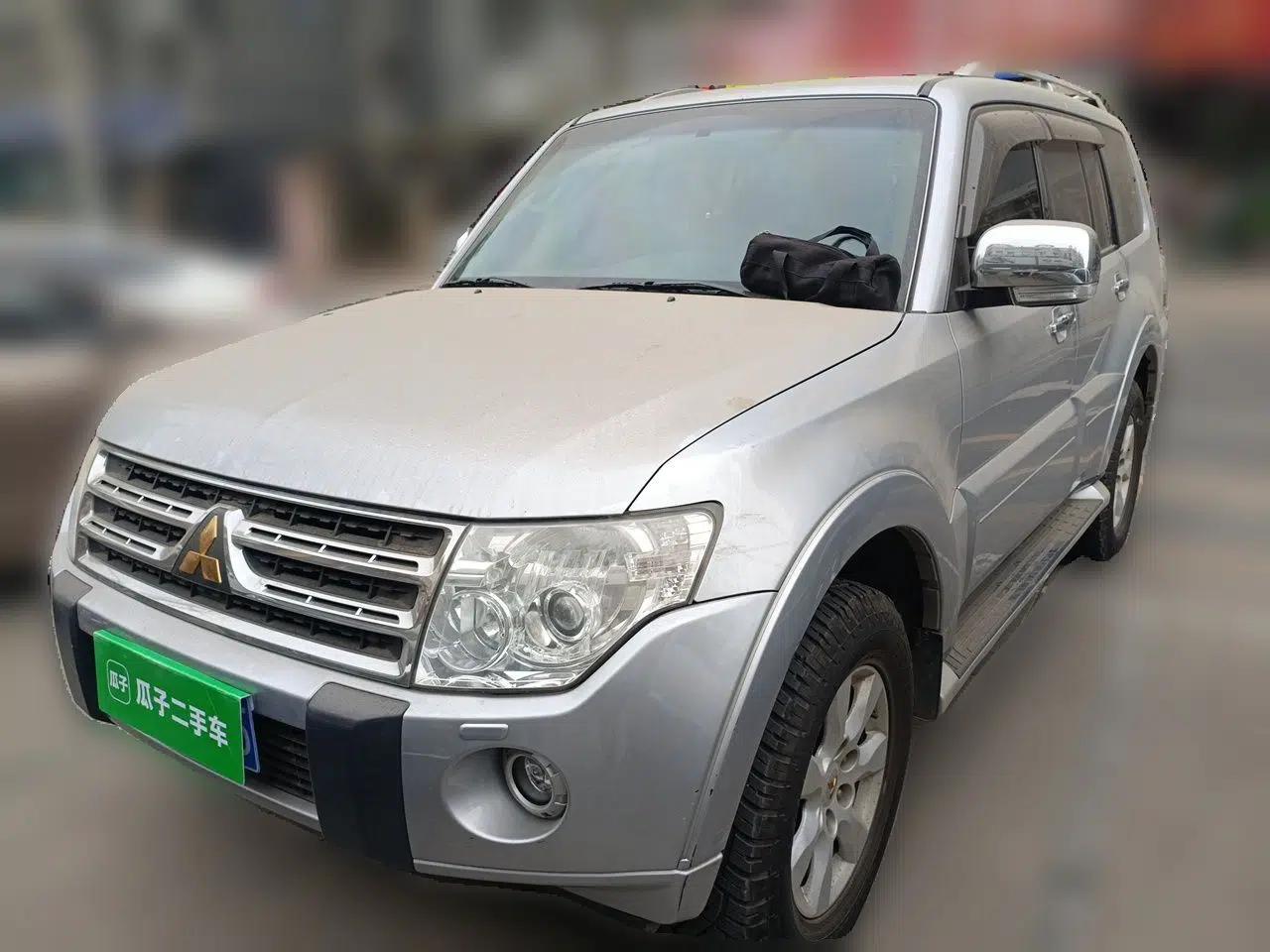 Mitsubishi Pajero 2011 3.0L Elite Edition — миниатюра 1