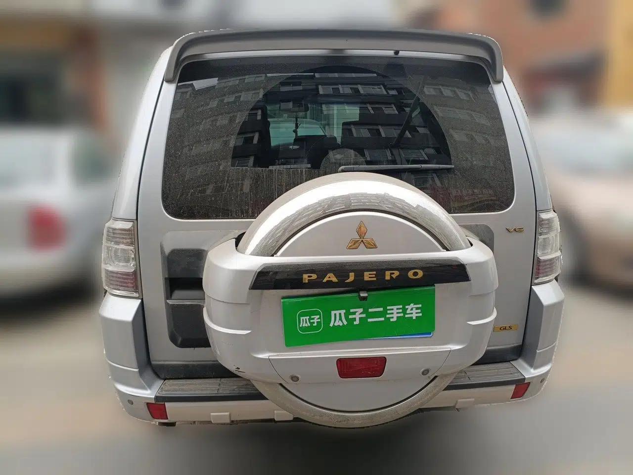 Mitsubishi Pajero 2011 3.0L Elite Edition — миниатюра 5