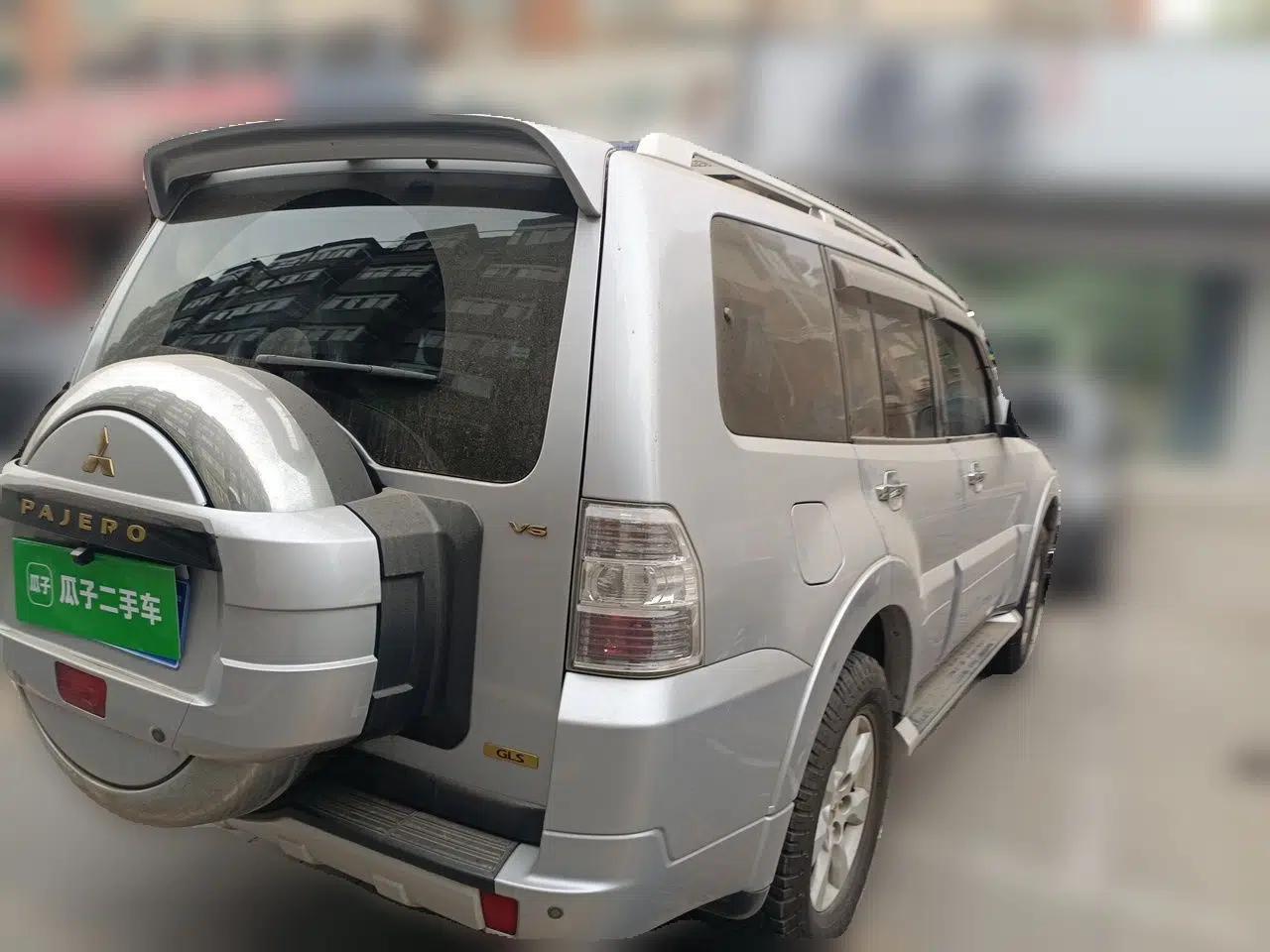 Mitsubishi Pajero 2011 3.0L Elite Edition — миниатюра 6