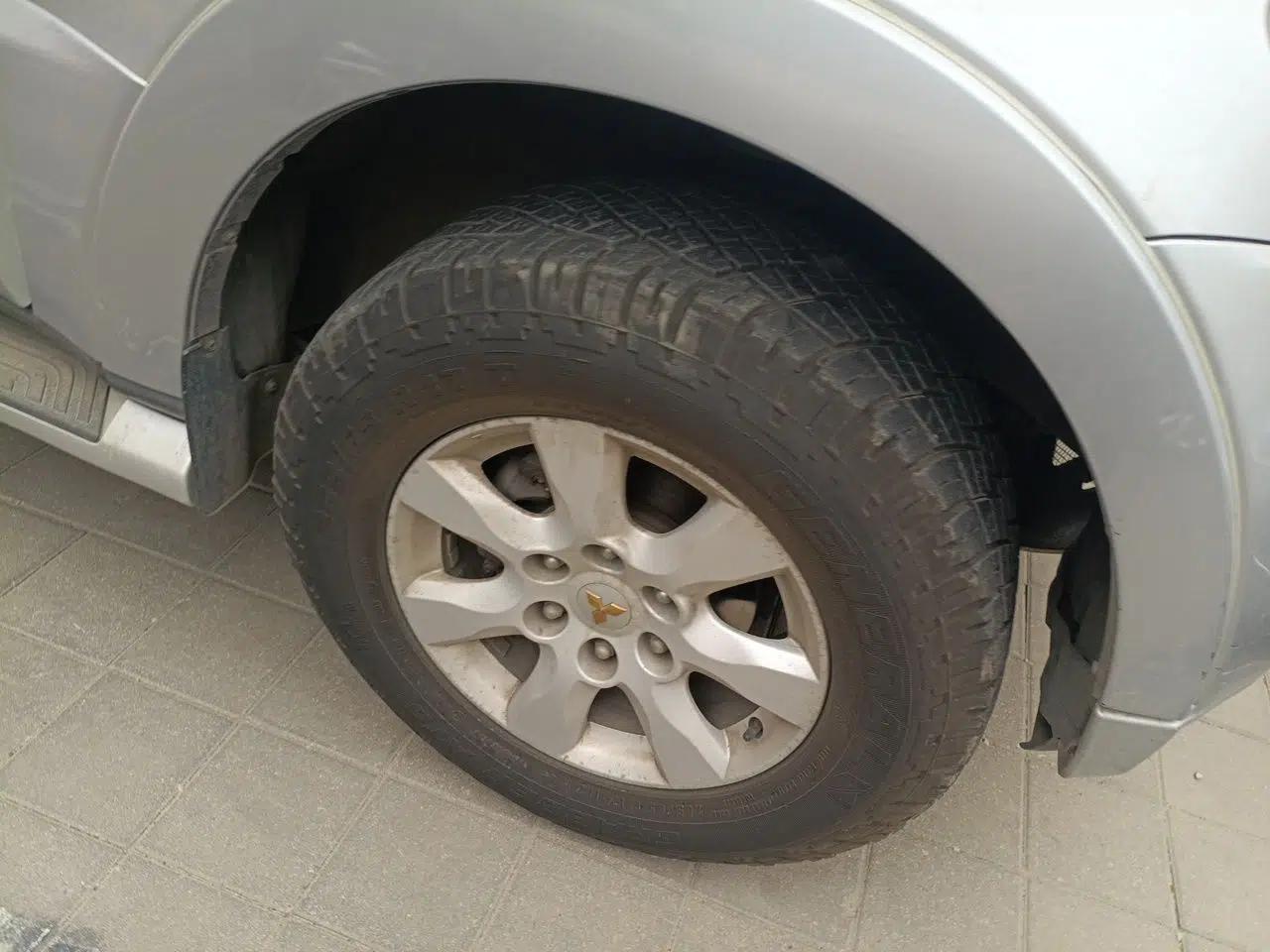 Mitsubishi Pajero 2011 3.0L Elite Edition — миниатюра 8