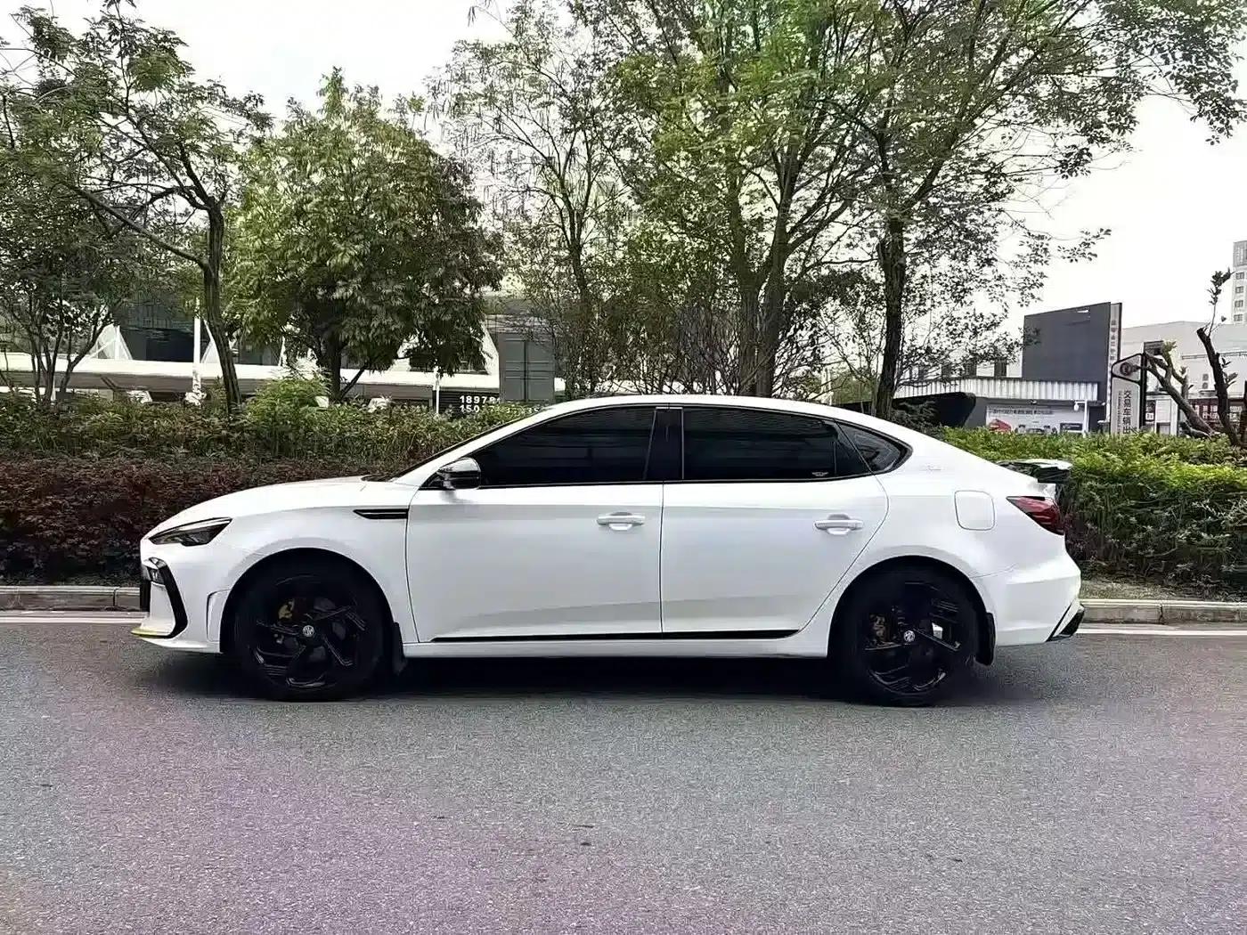 MG6 2021 Pro 1.5T Automatic Trophy Luxury Edition — миниатюра 3