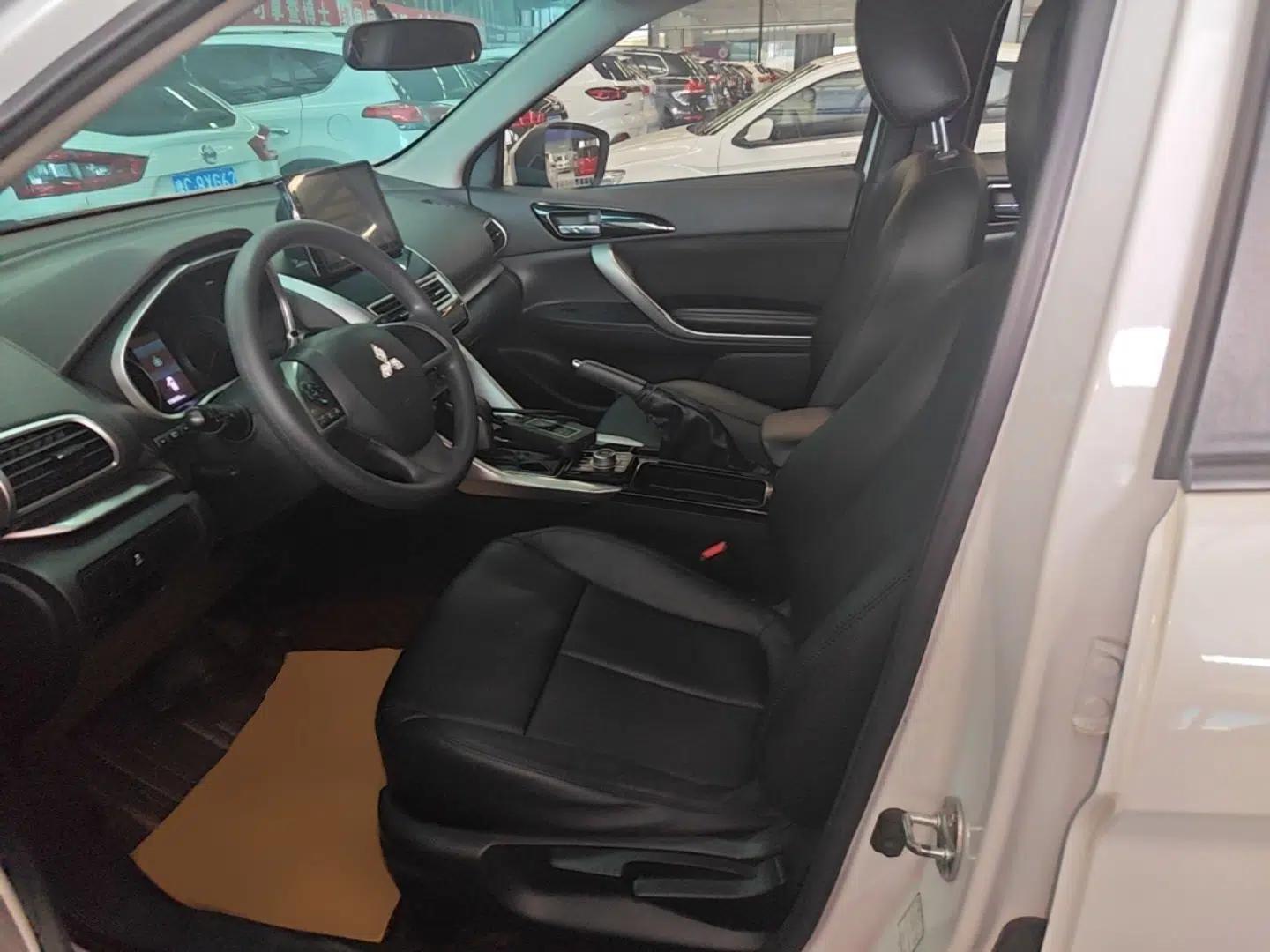 Mitsubishi Eclipse Cross 2018 1.5T CVT Two-Wheel Drive Fearless Edition — миниатюра 18