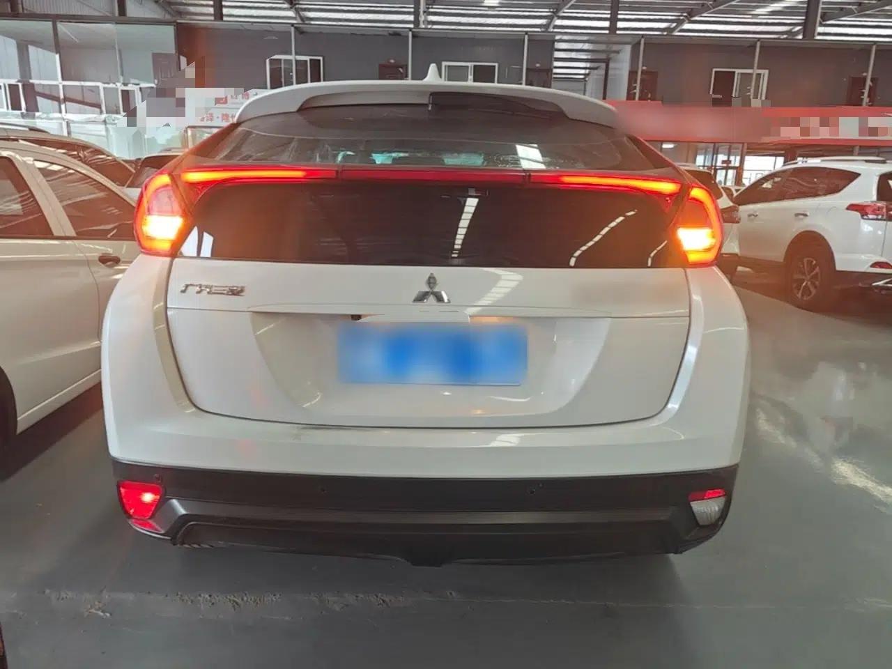 Mitsubishi Eclipse Cross 2018 1.5T CVT Two-Wheel Drive Fearless Edition — миниатюра 5
