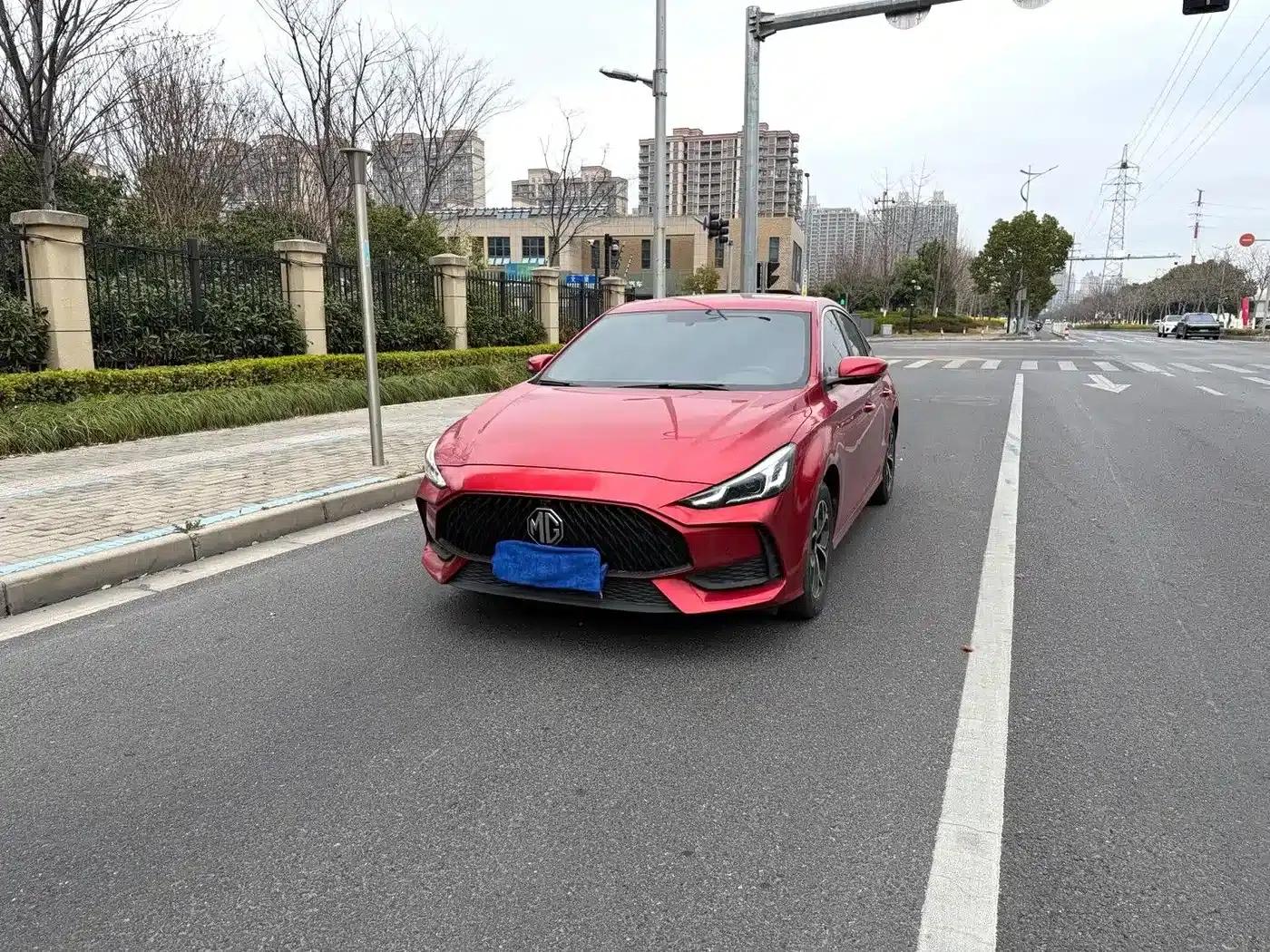 MG5 2022 180DVVT CVT Youth Luxury Edition — миниатюра 1