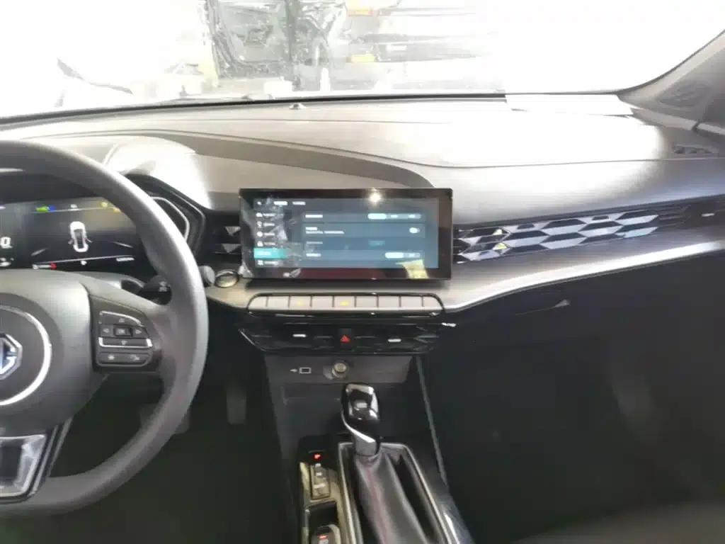 MG5 2021 Facelift 180DVVT CVT Youth Luxury Edition — миниатюра 13