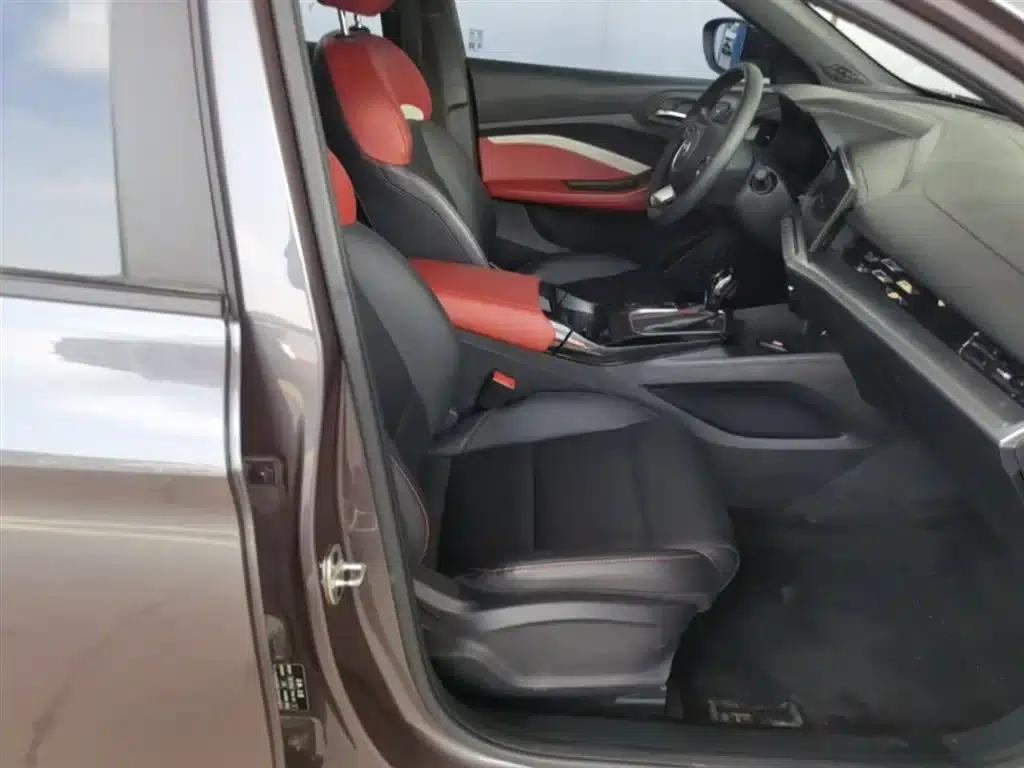 MG5 2021 Facelift 180DVVT CVT Youth Luxury Edition — миниатюра 25