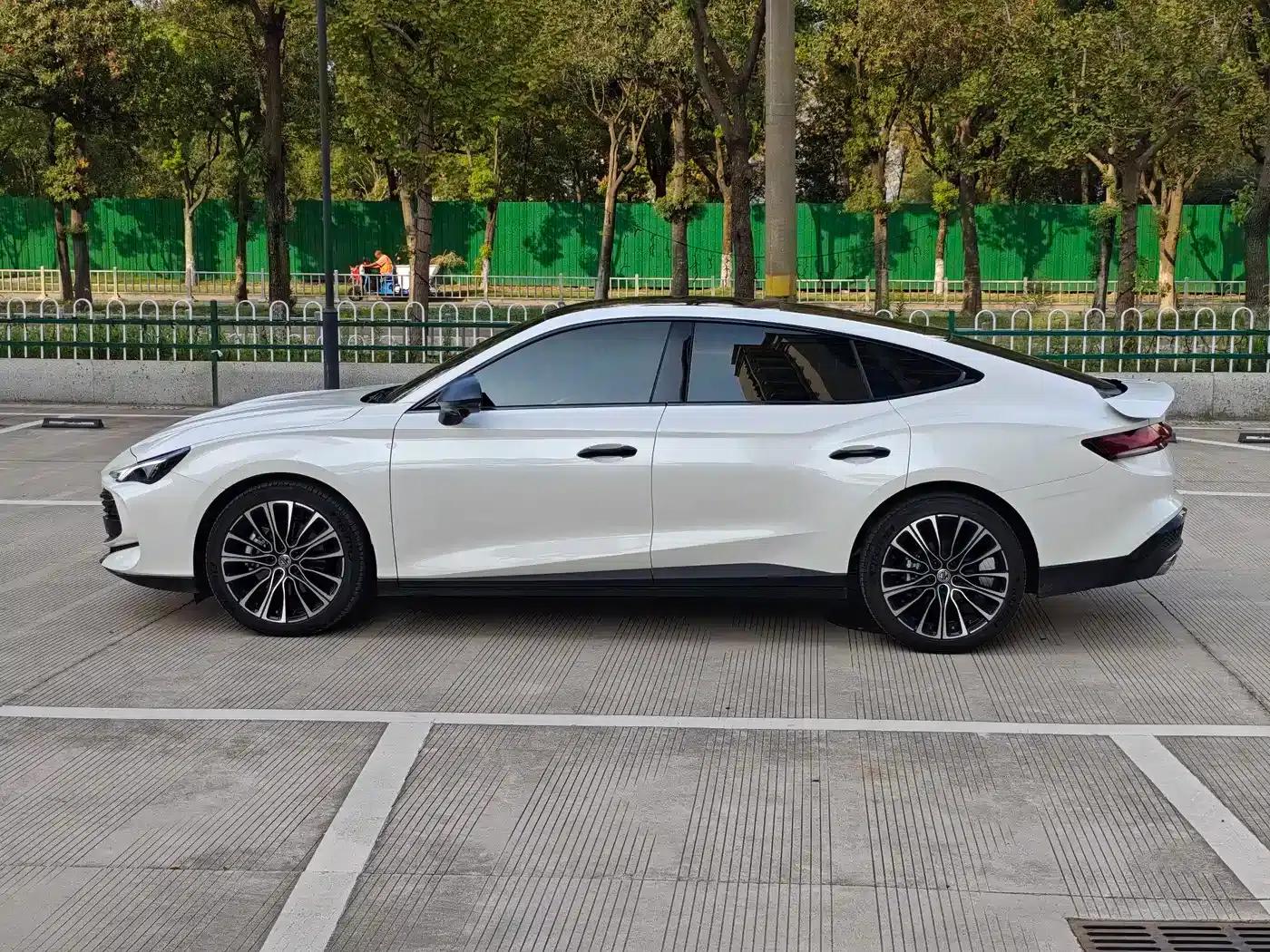 MG7 2025 1.5T 300 DCT Elegant Edition — миниатюра 3