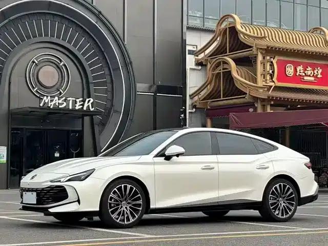 MG7 2023 1.5T DCT Elegant Edition