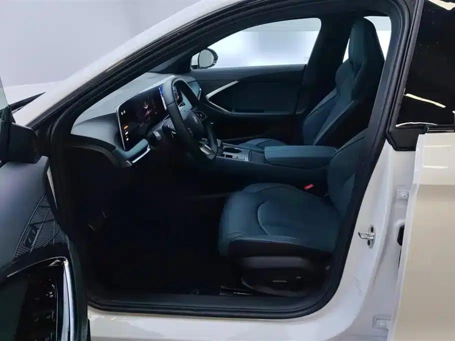 MG7 2023 1.5T DCT Ultimate Luxury Edition — миниатюра 9