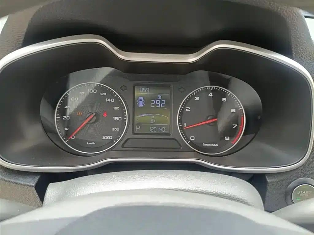 MG ZS 2017 1.5L Automatic Internet Edition — миниатюра 12