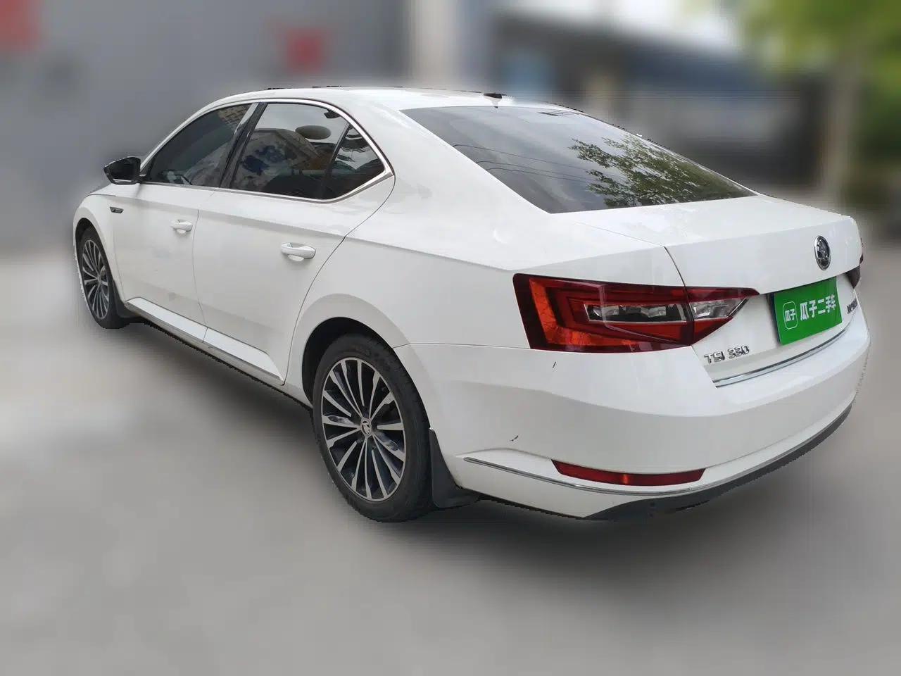Skoda Superb 2016 TSI330 DSG Smart Drive Edition — миниатюра 4