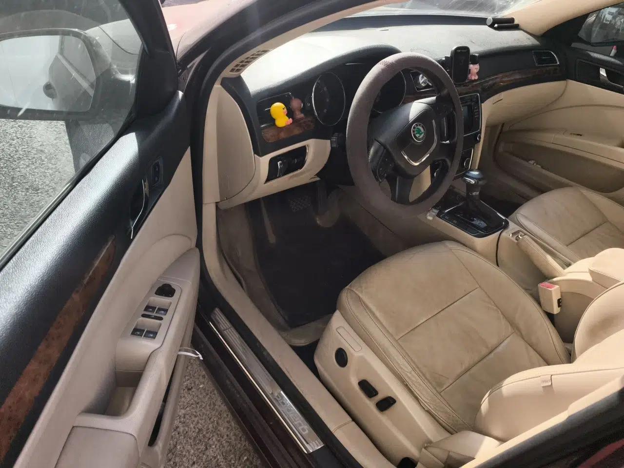 Skoda Superb 2012 1.8TSI Automatic Prestige Edition — миниатюра 17
