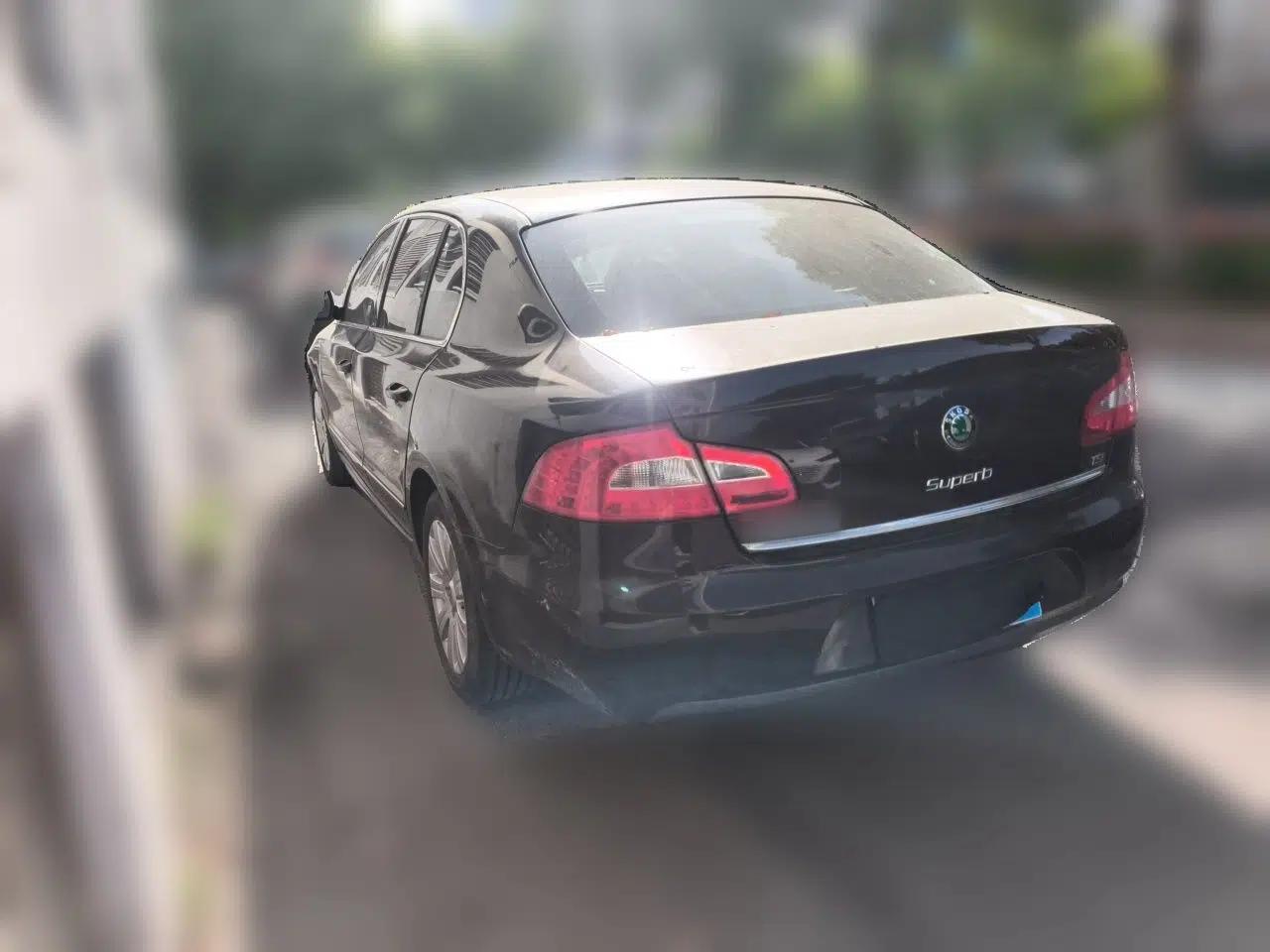 Skoda Superb 2012 1.8TSI Automatic Prestige Edition — миниатюра 4