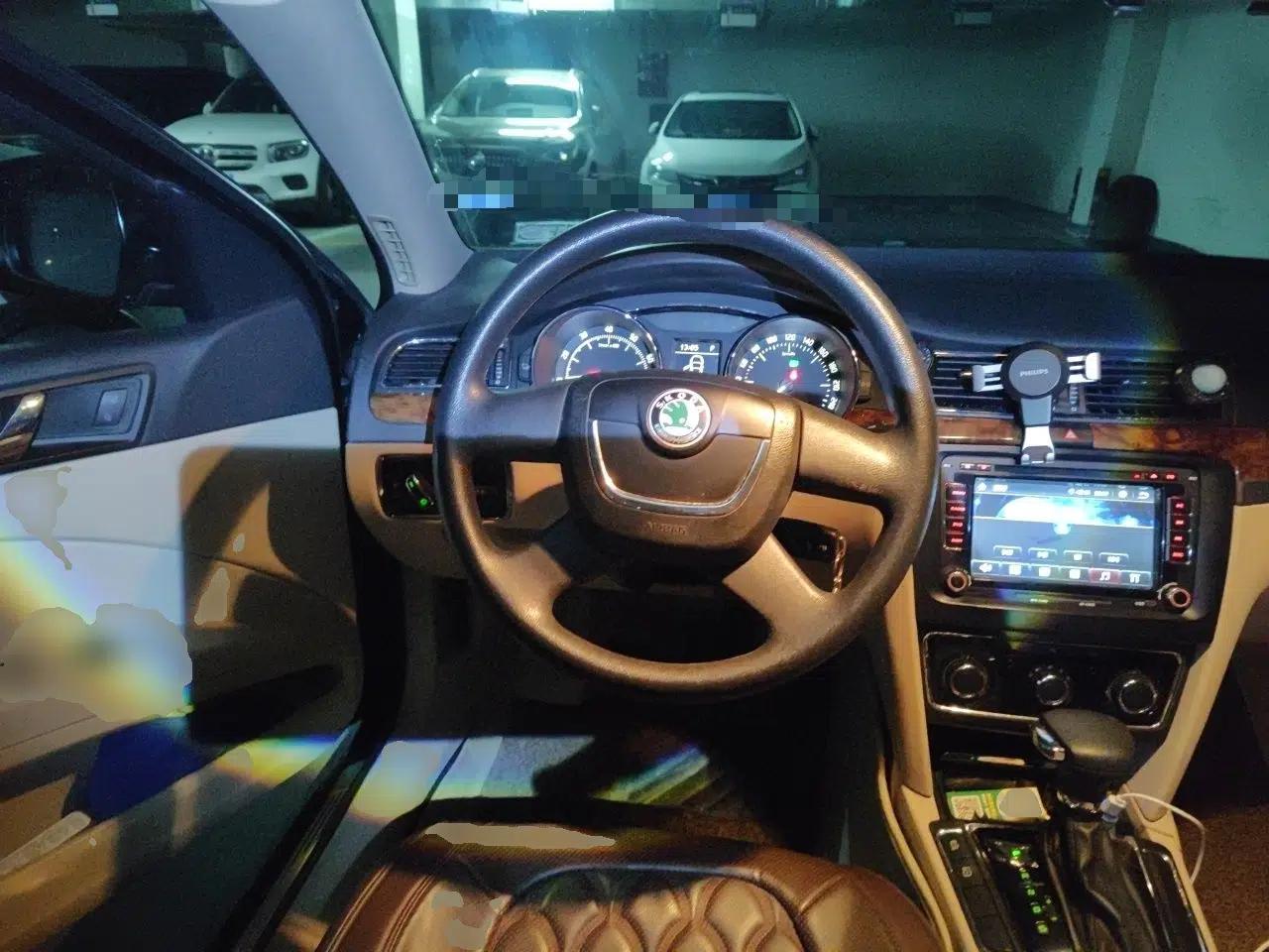 Skoda Superb 2012 1.8TSI Automatic Elegant Edition — миниатюра 11