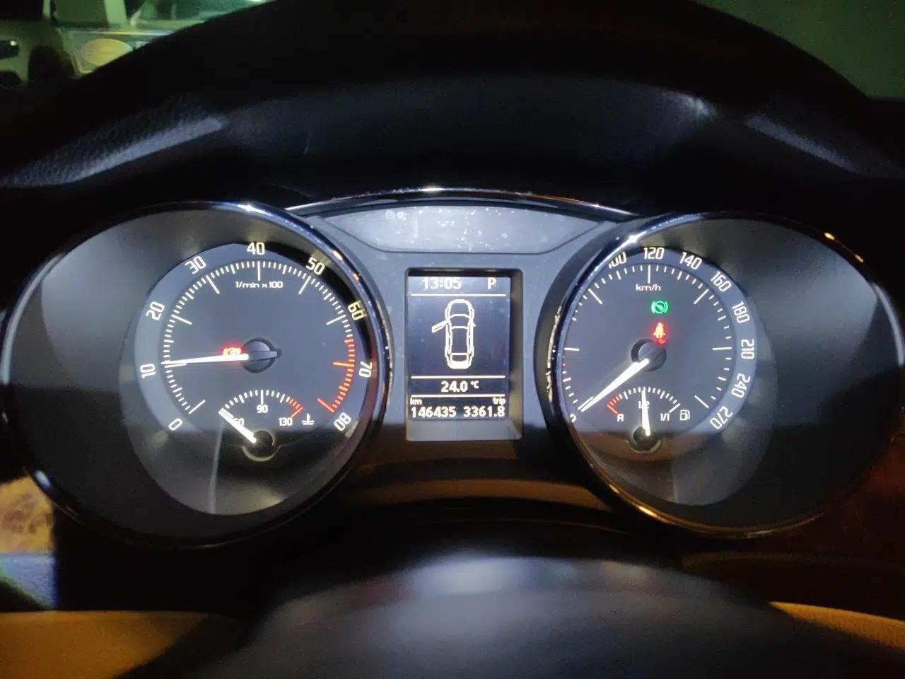 Skoda Superb 2012 1.8TSI Automatic Elegant Edition — миниатюра 12