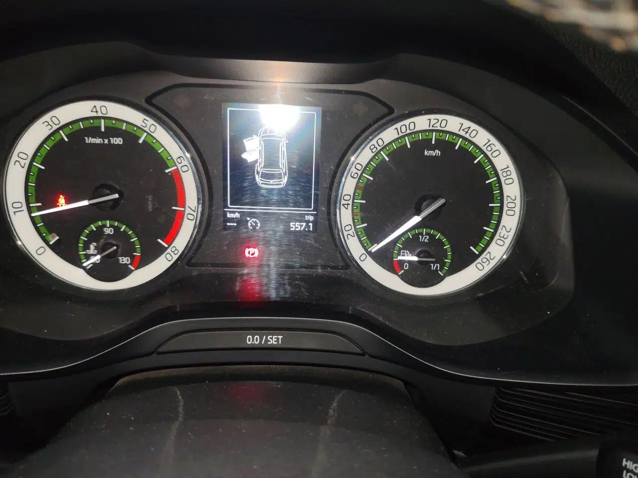 Skoda Kodiaq 2018 TSI330 5-Seater Two-Wheel-Drive Luxury Enjoyment Edition — миниатюра 12
