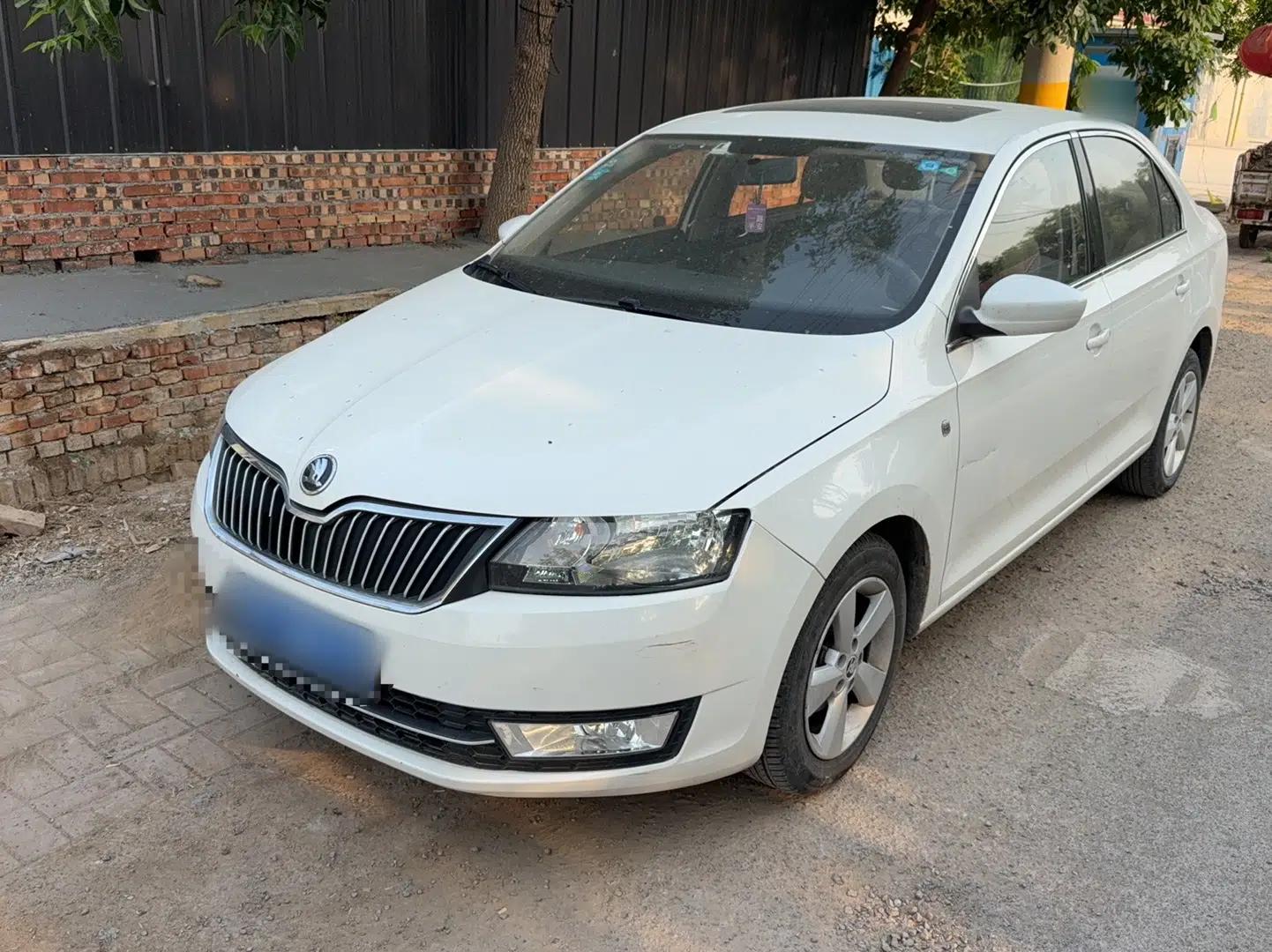 Skoda Rapid 2016 1.4L Manual Trend Edition — миниатюра 1