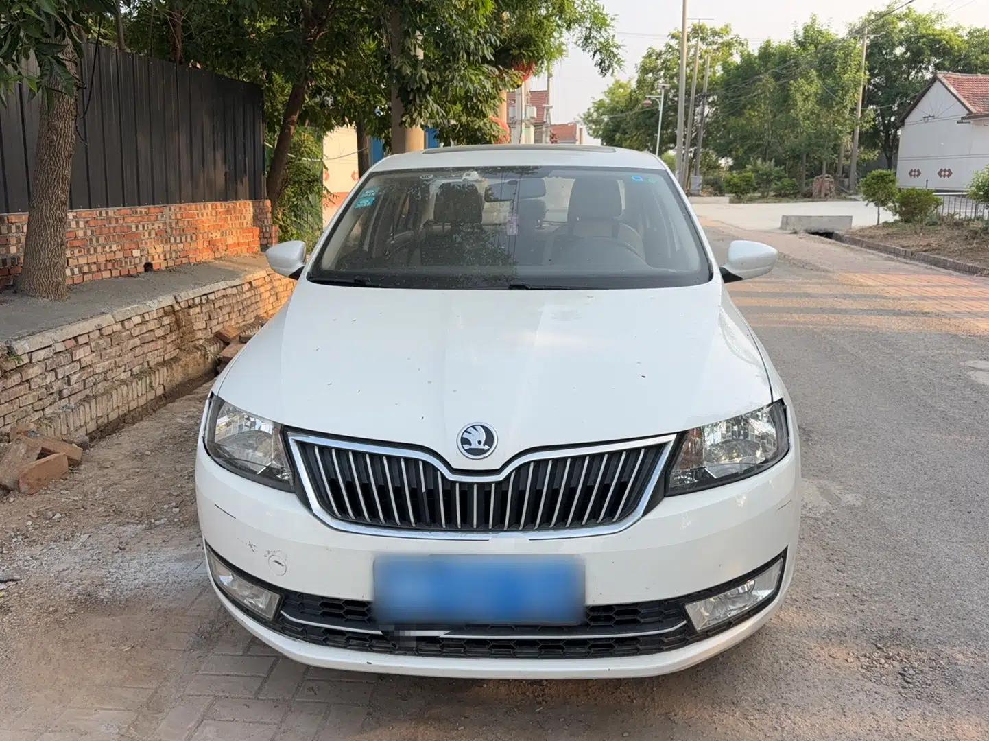 Skoda Rapid 2016 1.4L Manual Trend Edition — миниатюра 2