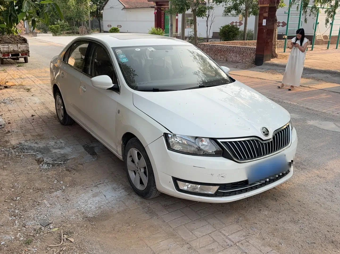 Skoda Rapid 2016 1.4L Manual Trend Edition — миниатюра 3