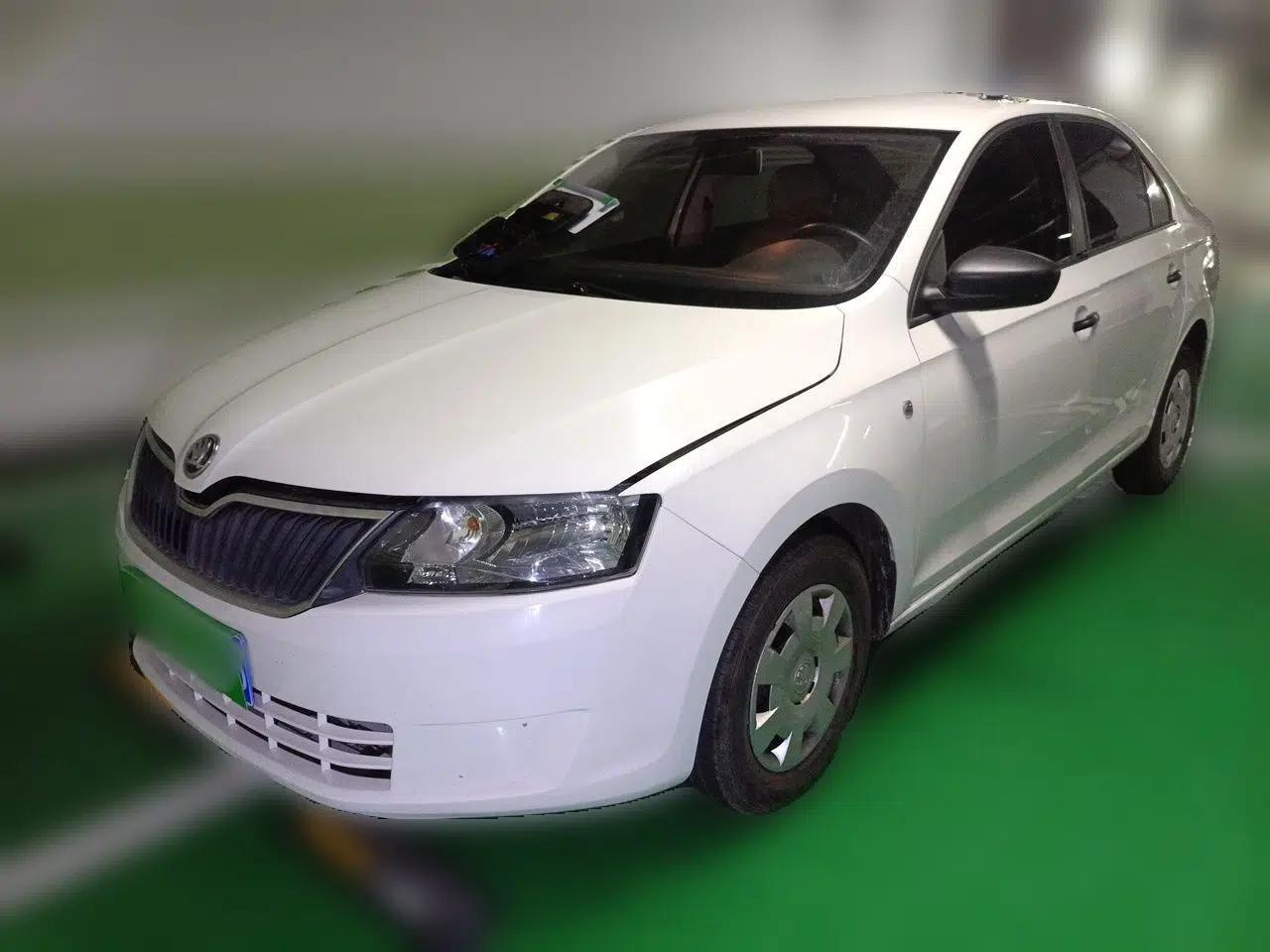 Skoda Rapid 2013 1.6L Manual Enjoyment Model — миниатюра 1