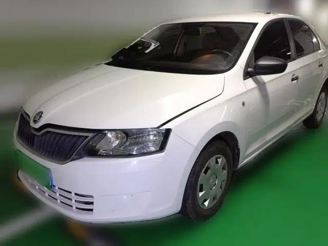 Skoda Rapid 2013 1.6L Manual Enjoyment Model