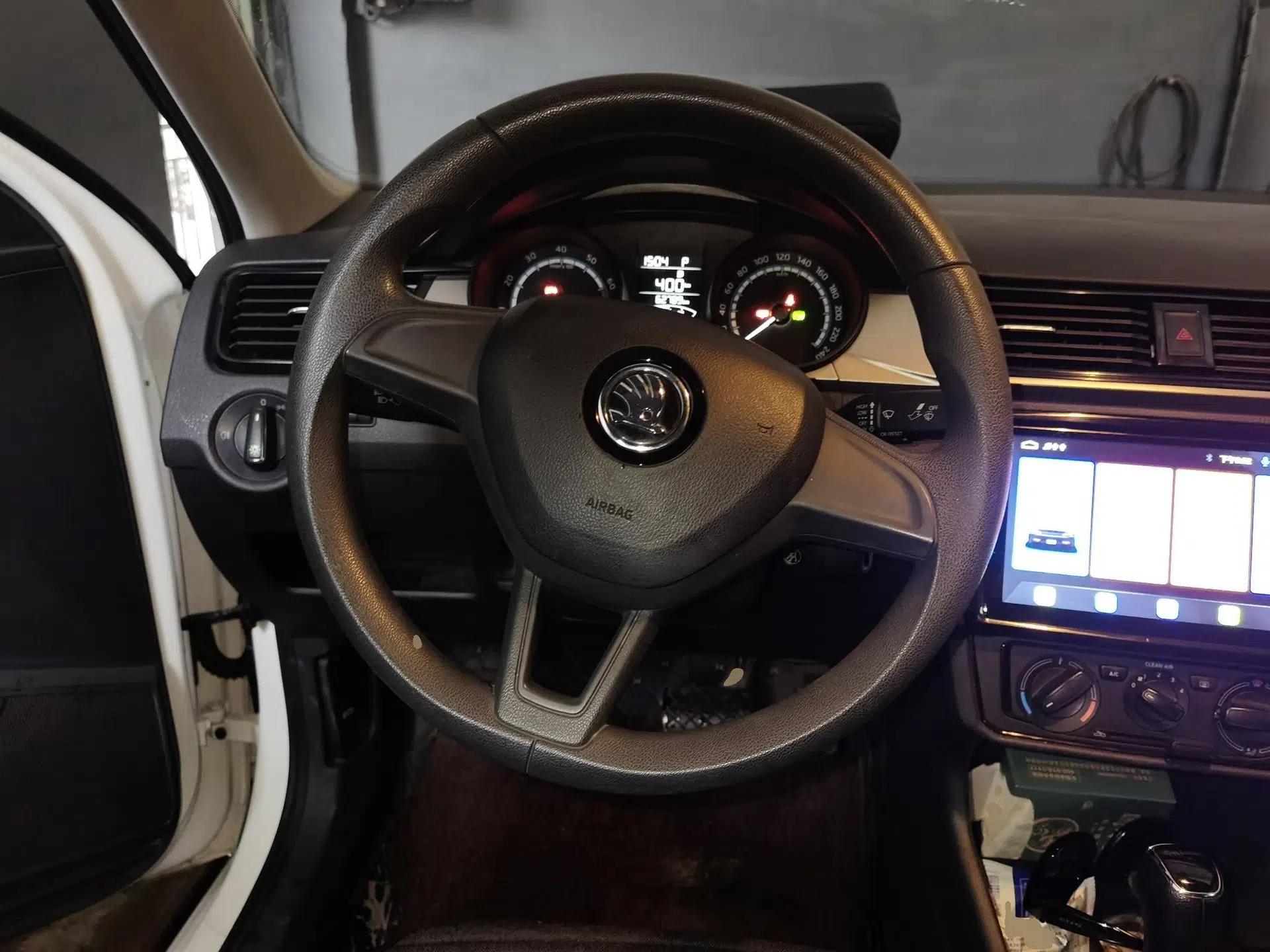Skoda Rapid 2020 1.5L Automatic Standard Edition — миниатюра 11