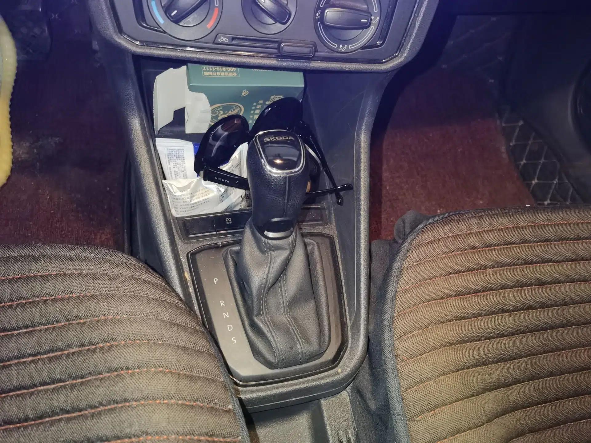 Skoda Rapid 2020 1.5L Automatic Standard Edition — миниатюра 15