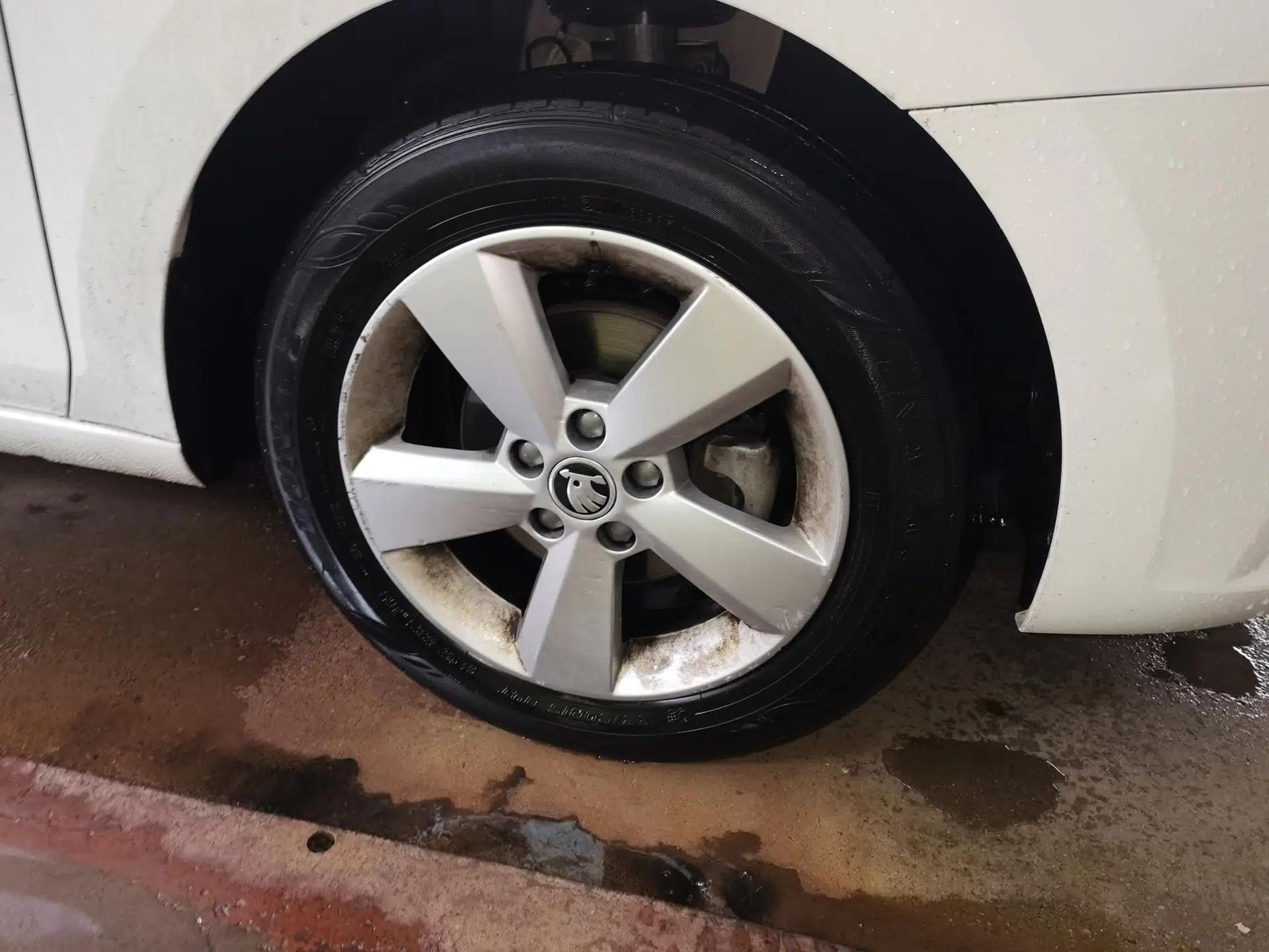 Skoda Rapid 2020 1.5L Automatic Standard Edition — миниатюра 8