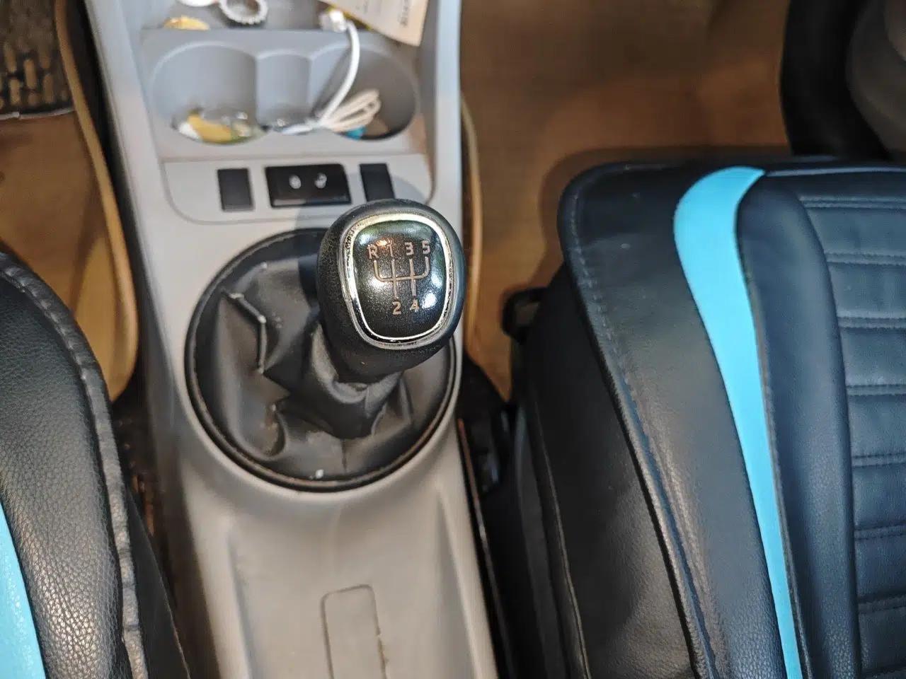 Skoda Fabia 2014 1.4L Manual Jingling Edition — миниатюра 15