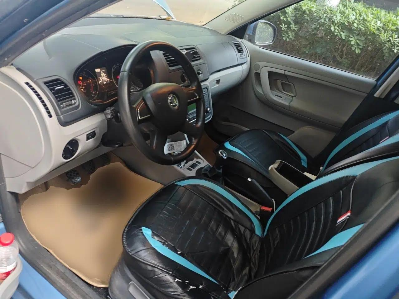 Skoda Fabia 2014 1.4L Manual Jingling Edition — миниатюра 16