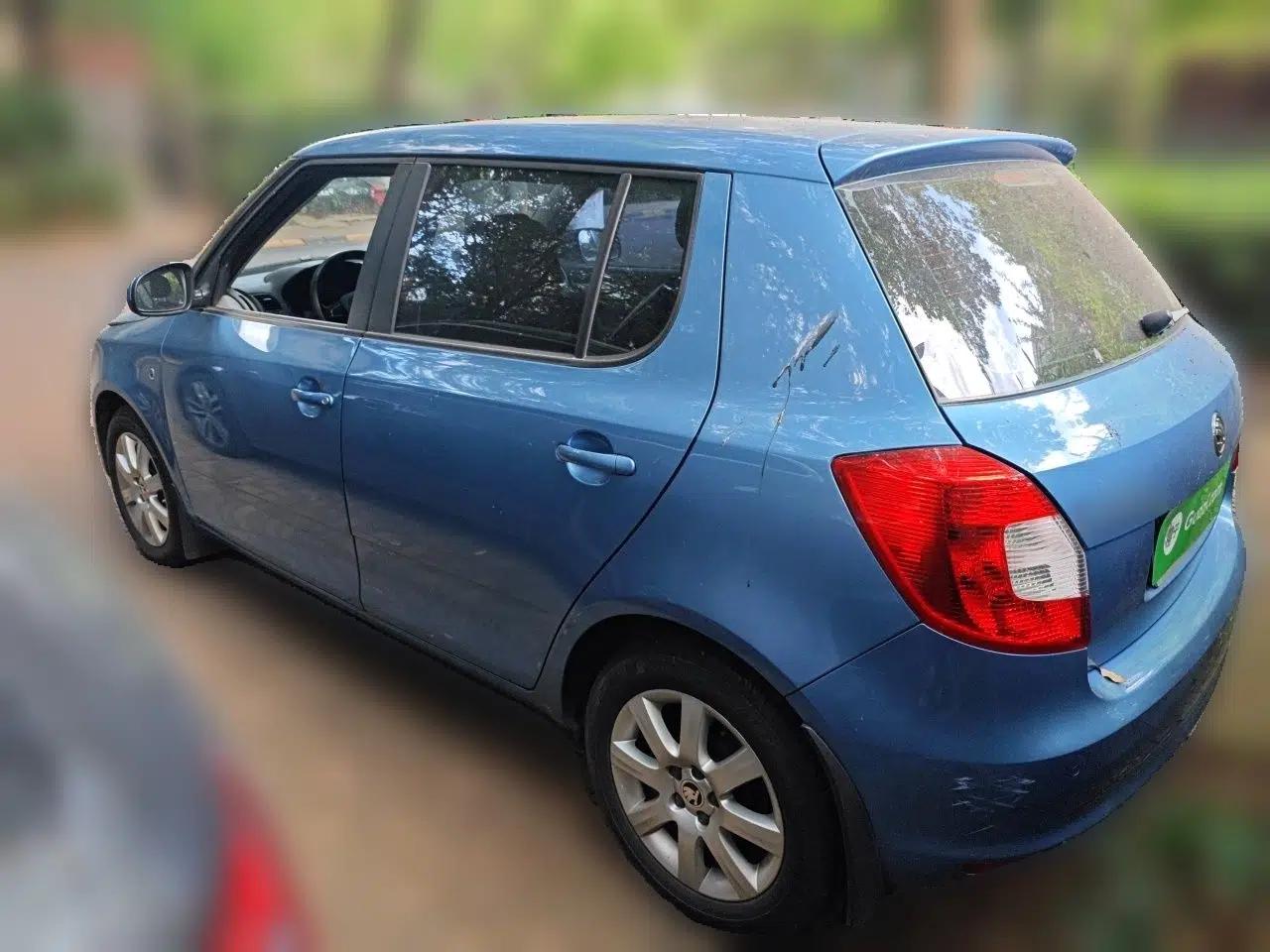 Skoda Fabia 2014 1.4L Manual Jingling Edition — миниатюра 4