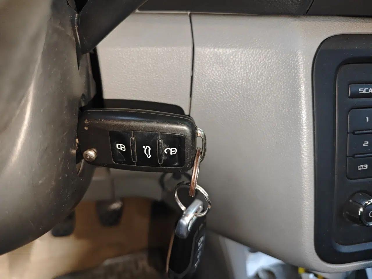 Skoda Fabia 2014 1.4L Manual Jingling Edition — миниатюра 9