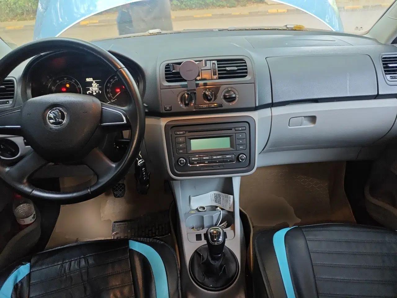 Skoda Fabia 2014 1.4L Manual Jingling Edition — миниатюра 10