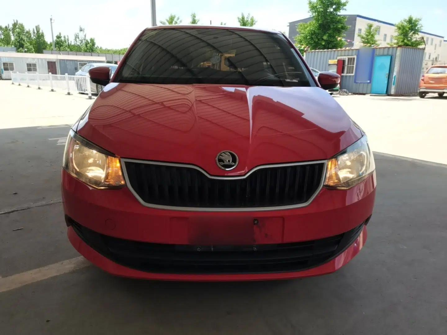 Skoda Fabia 2017 1.4L Automatic Car Enjoy Edition — миниатюра 2