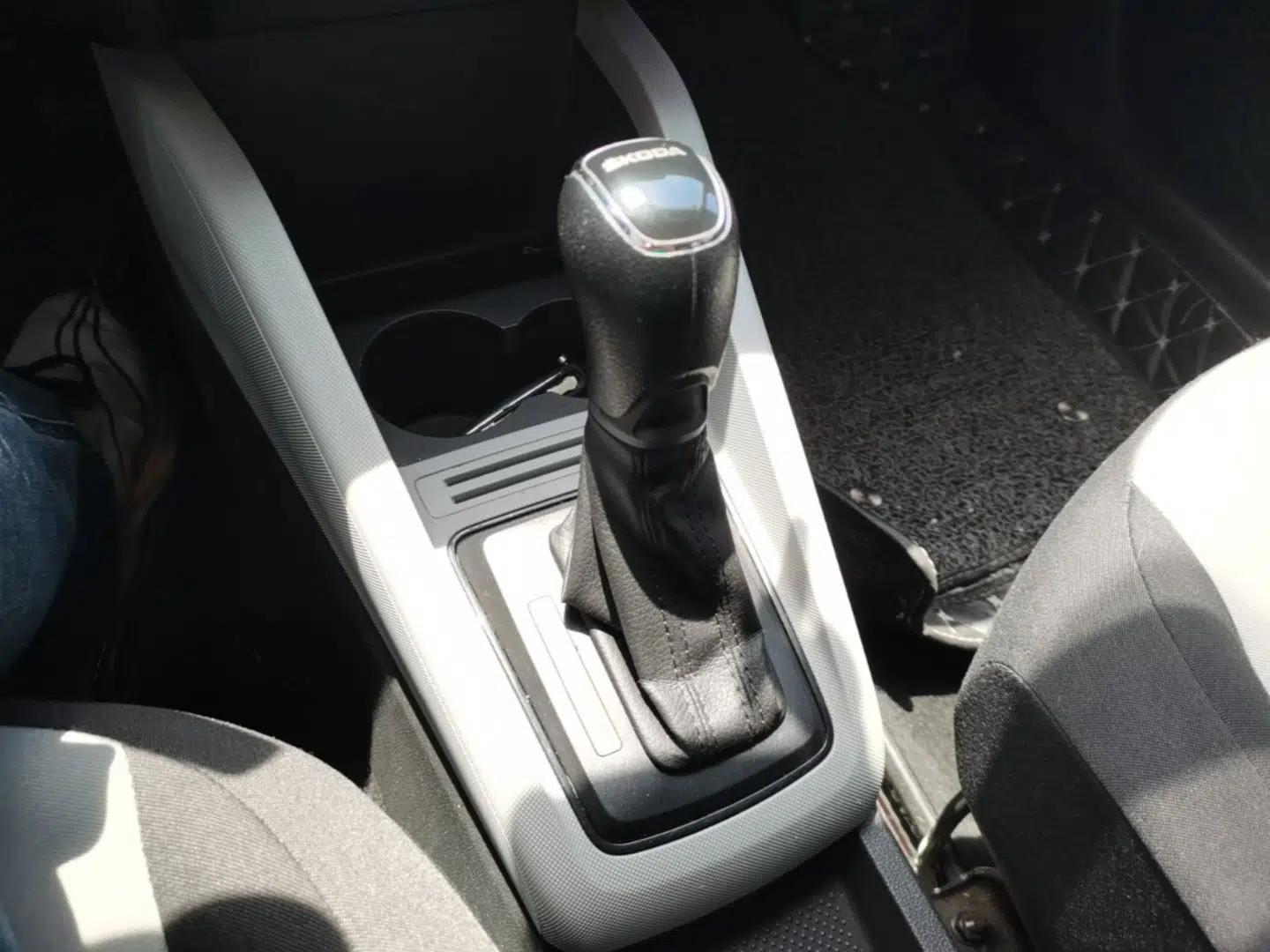 Skoda Fabia 2017 1.4L Automatic Car Enjoy Edition — миниатюра 17