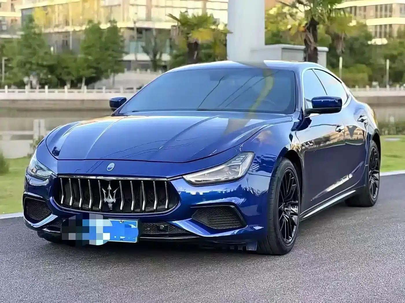 2017 Ghibli 3.0T Standard Edition — миниатюра 1